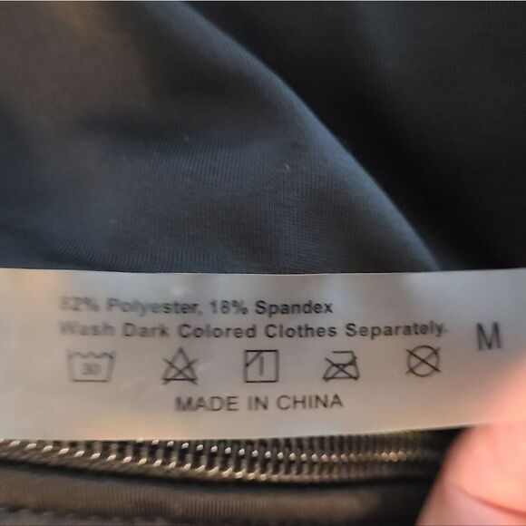 Tropical Print Women’s Rashguard Swimsuit - Picture 10 of 10